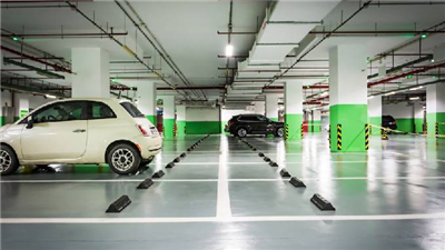 Vilka faktorer bör beaktas när man installerar intelligenta parkeringssystem i stora köpcentra oc...