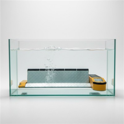 Våra parkeringsklafflås genomför vattentät prestandatestning för förbättrad utomhusstabilitet